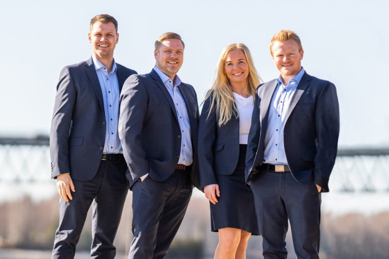 Fire blide ansatte i Trøgstad Sparebank