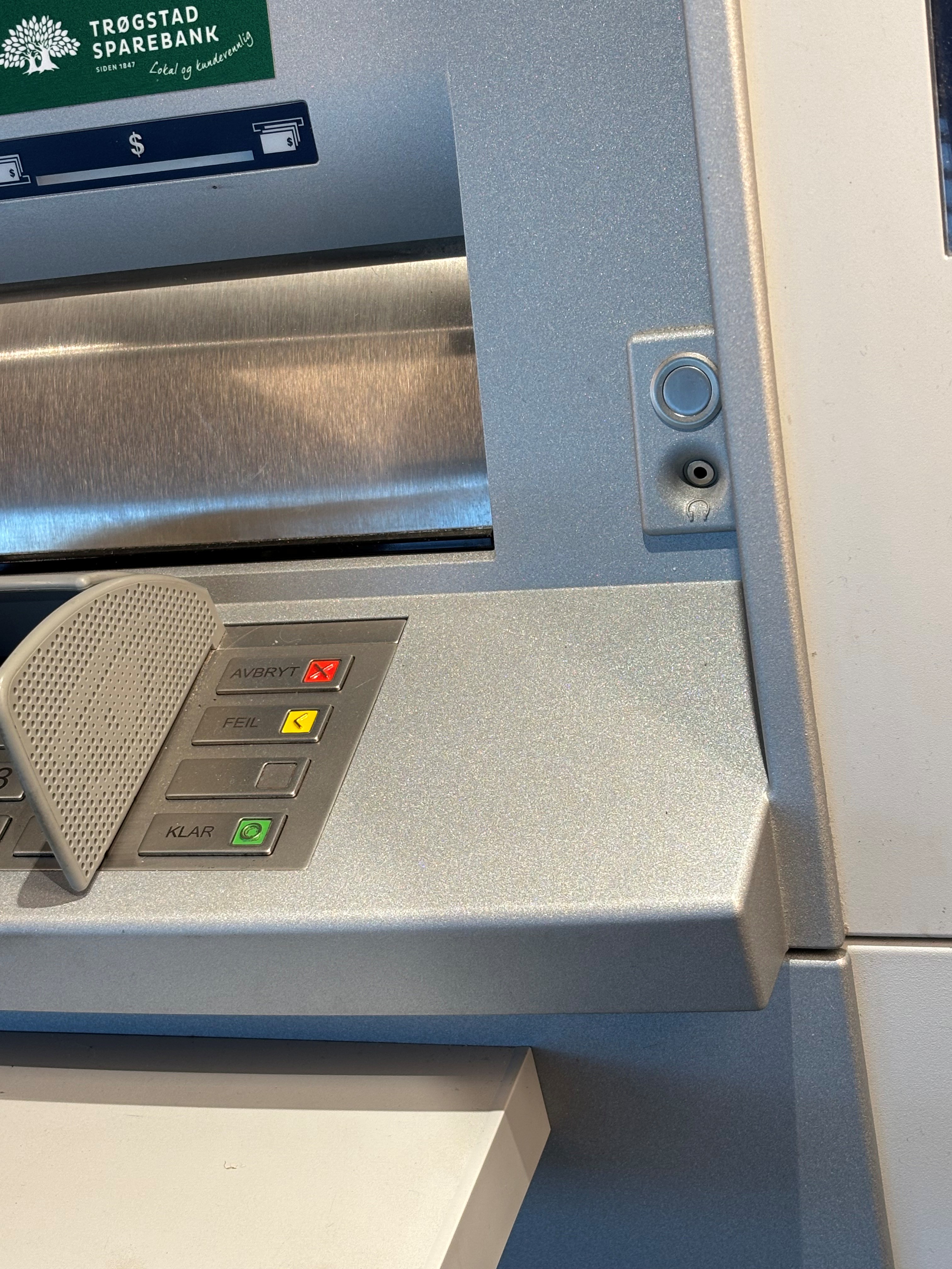 Minibanken og innskuddsautomaten til Trøgstad Sparebank