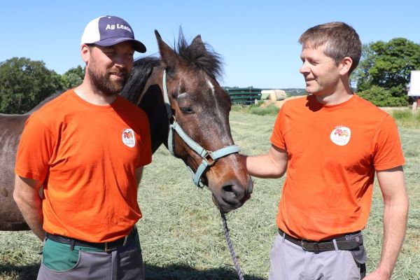 Even Enger og Øyvind Strønes - suksess med dyrefor